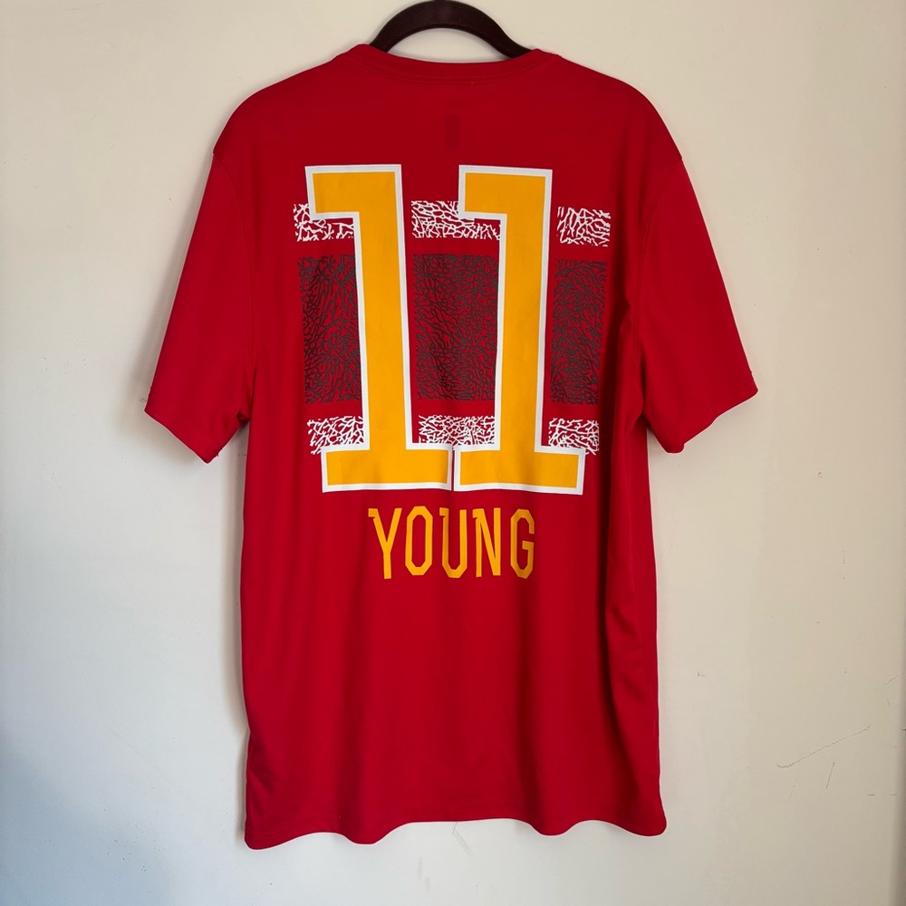 NBA Atlanta Hawks Trae Young #11 Short Sleeve Shirt Red Unisex Adult Size Large - Picture 5 of 5